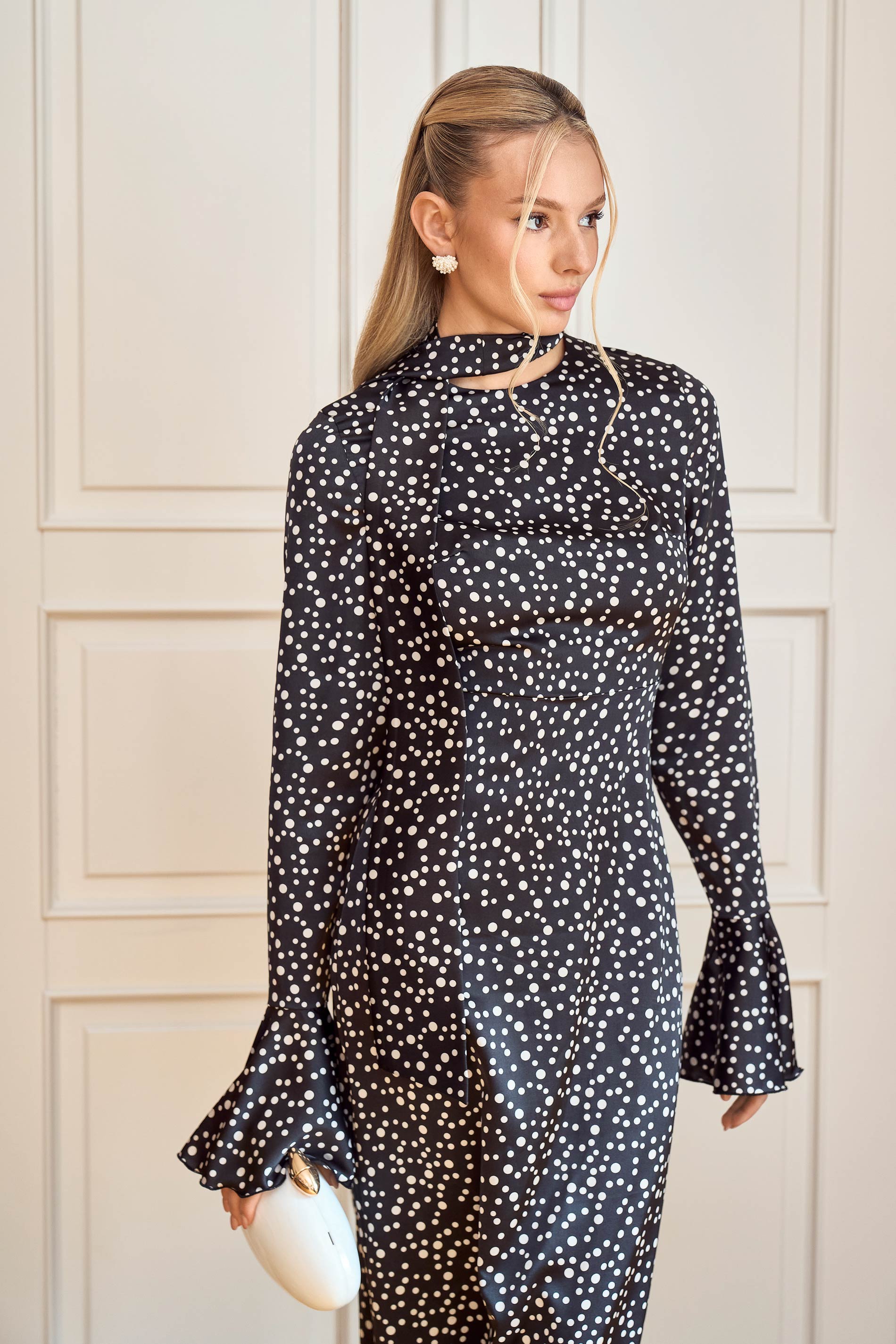 Elegant midi dress with decorative scarf