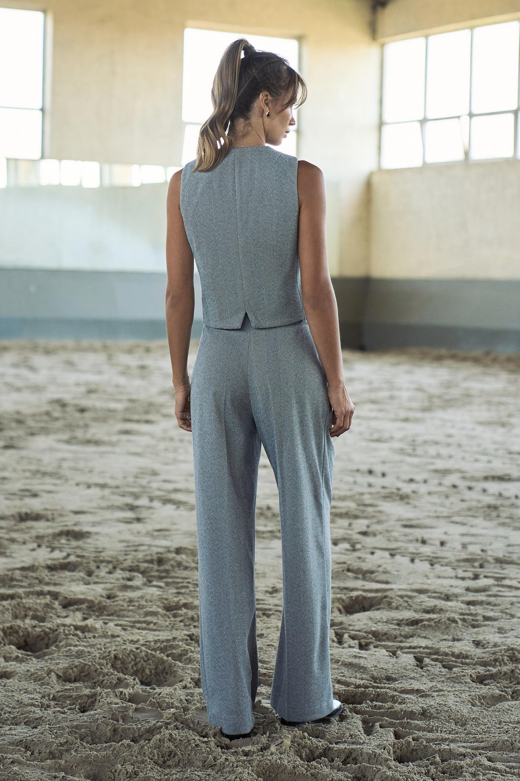 Essential Vest Gray
