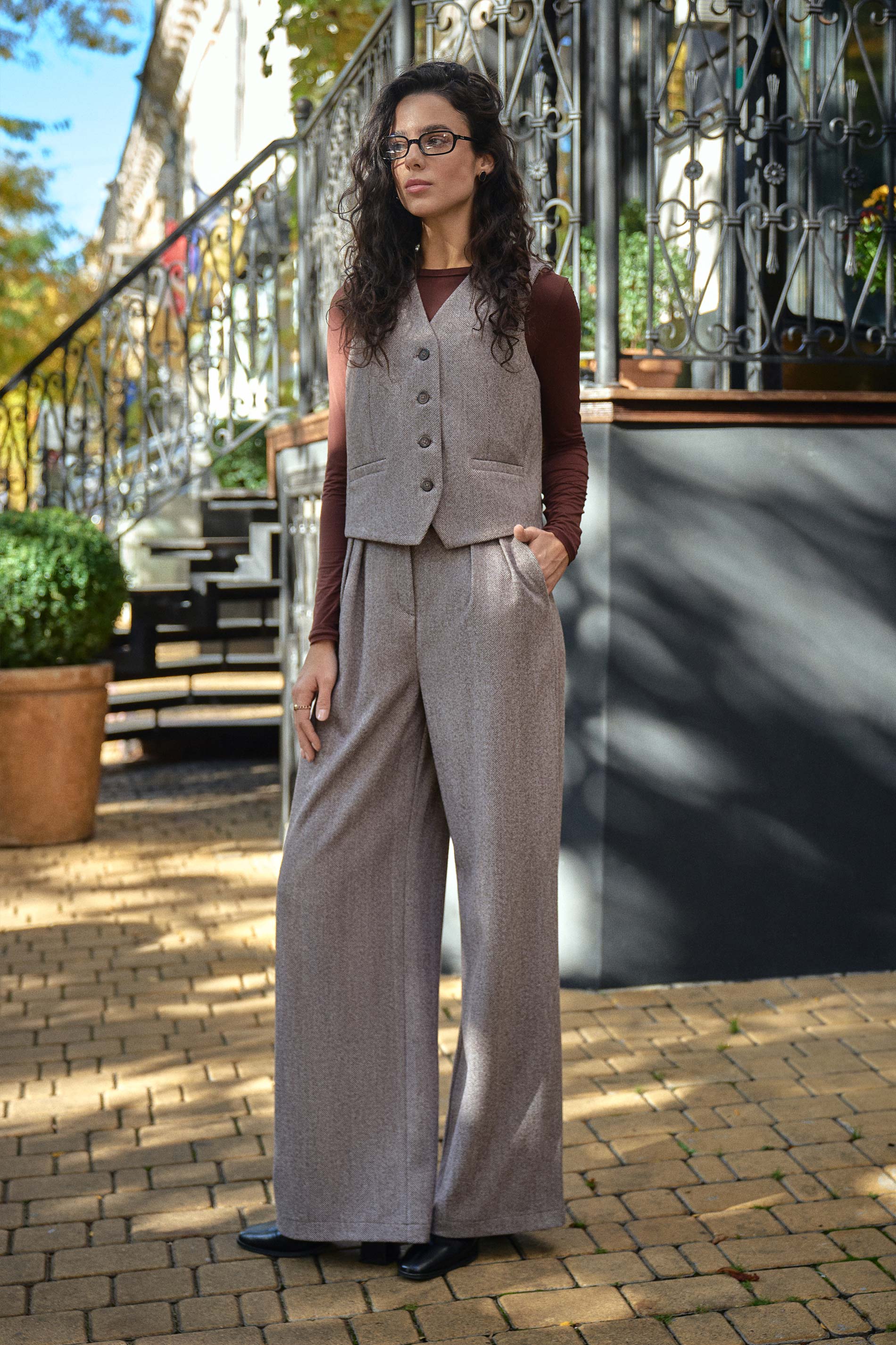 Essential Vest Brown