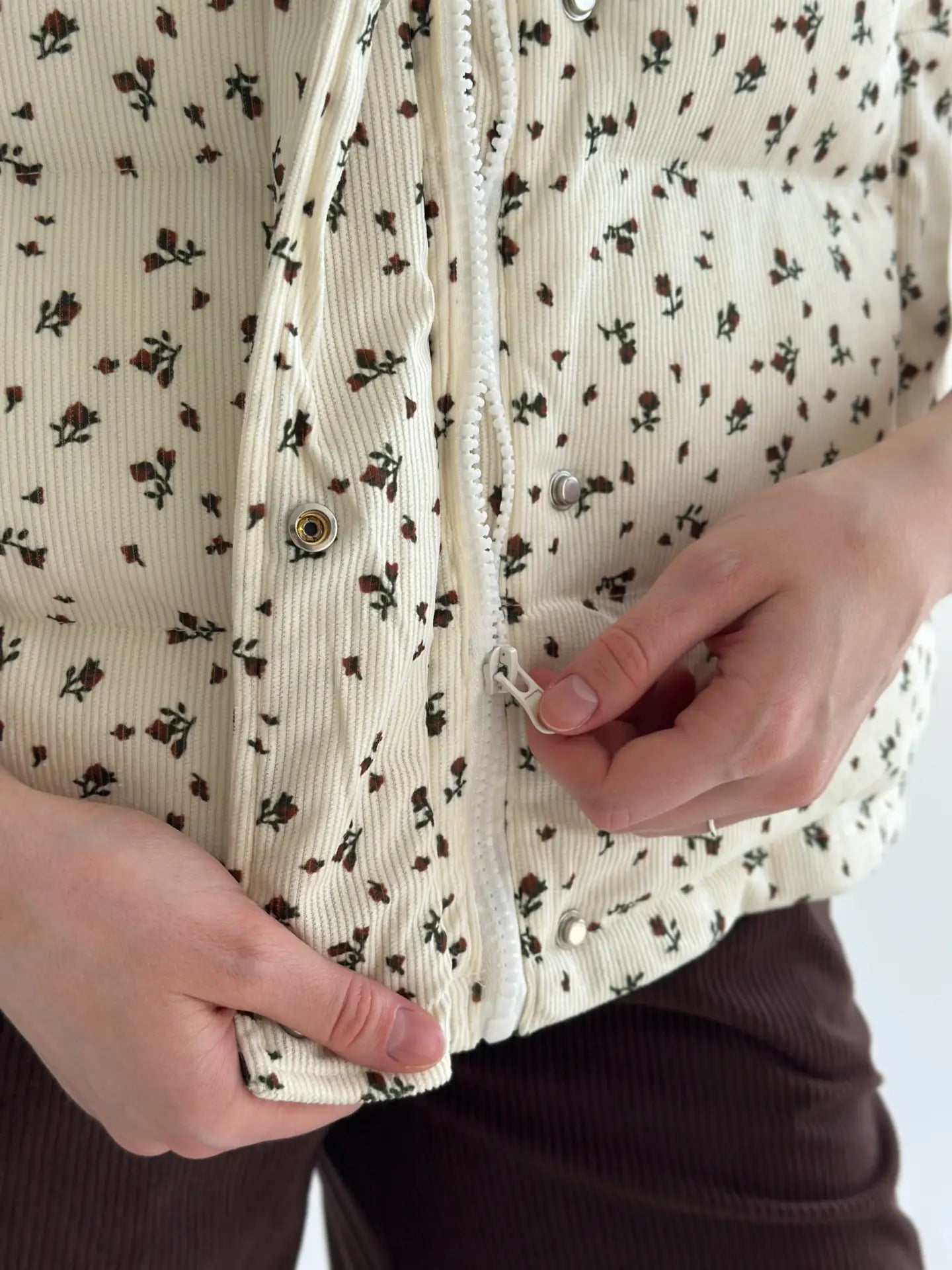 Milk Floral Vest Red Flowers
