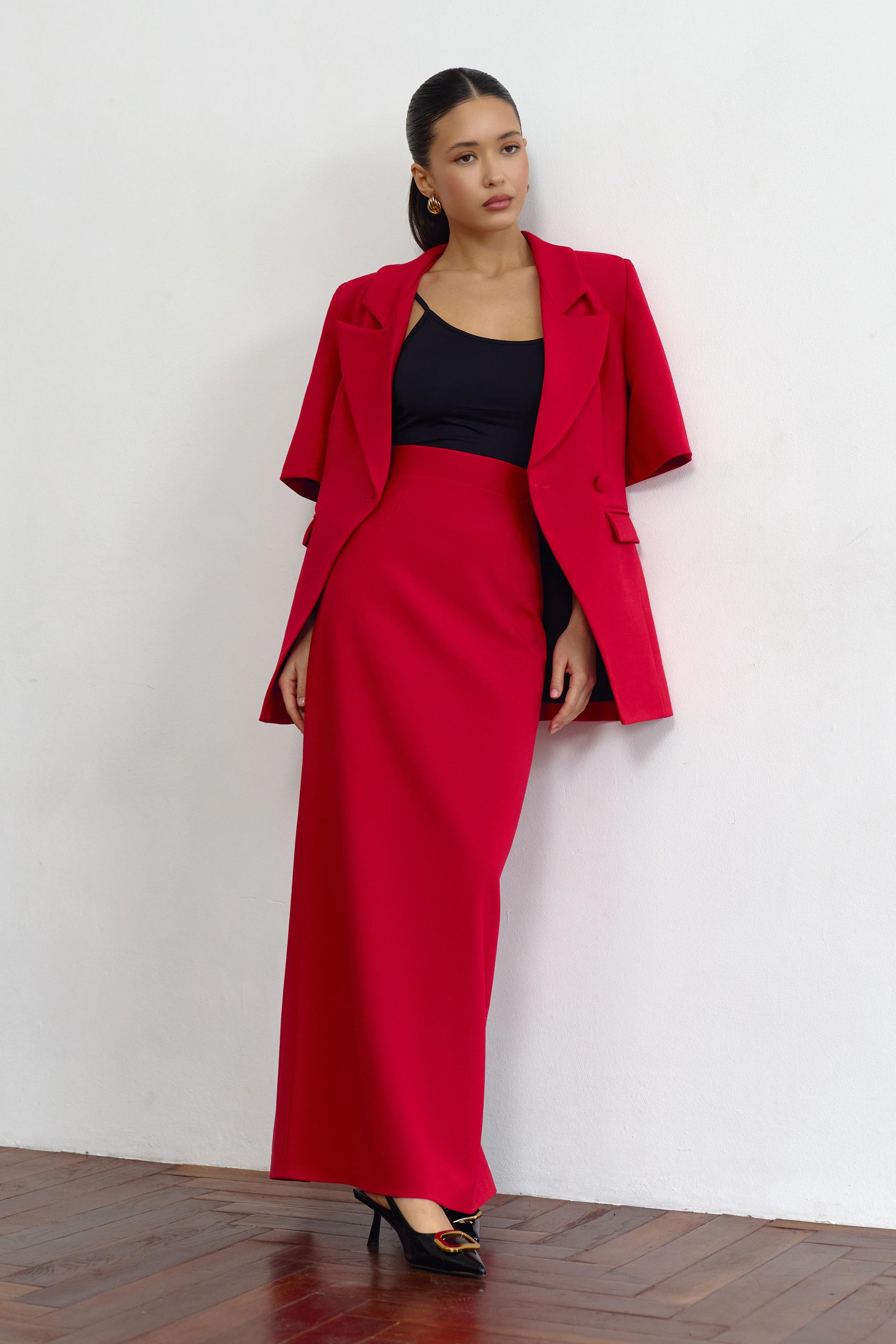 Maxi Red skirt in suiting fabric with a back slit