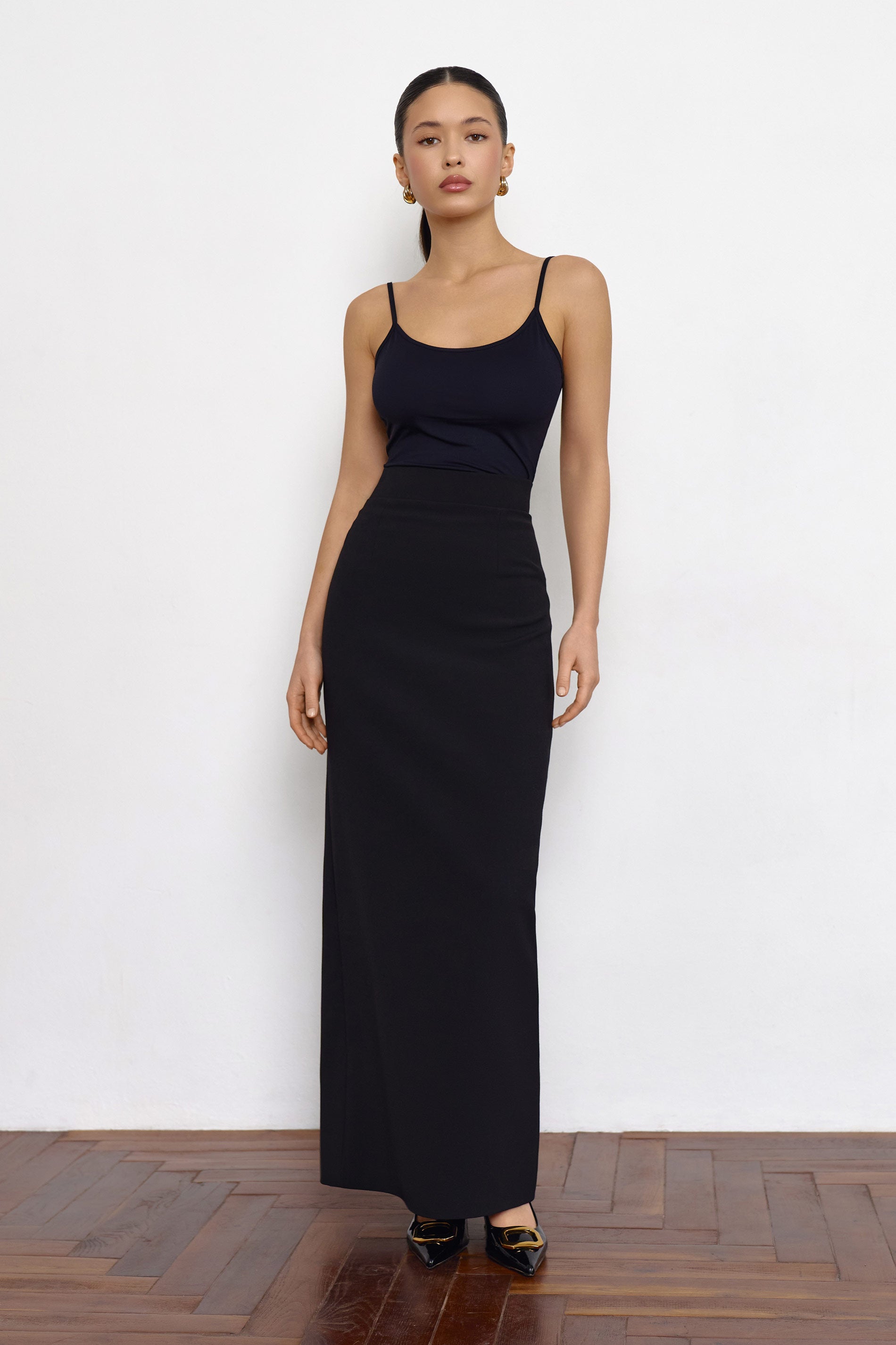 Maxi Black skirt in suiting fabric with a back slit