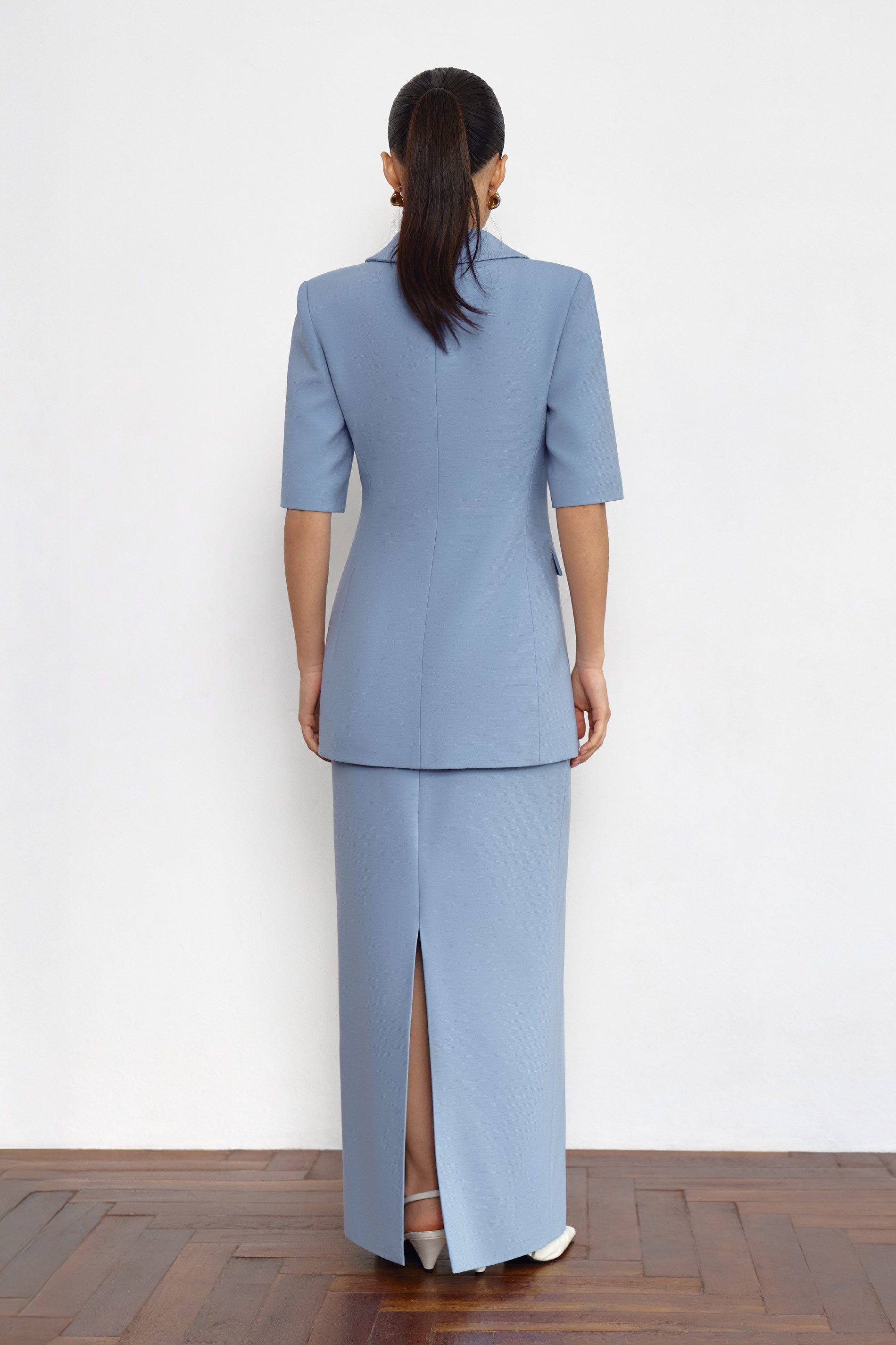 Maxi Blue skirt in suiting fabric with a back slit